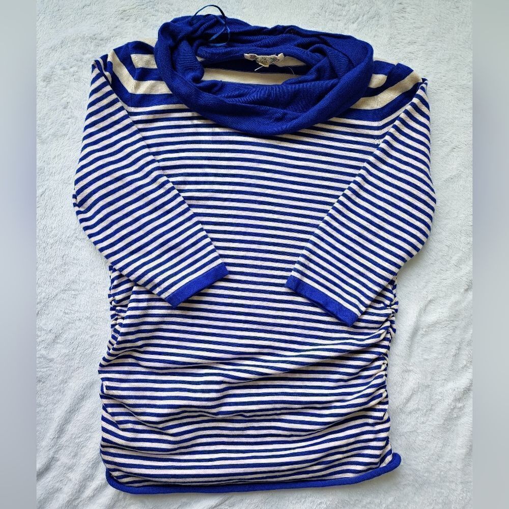 Pink Rose blue/white strip sweater